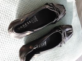 Elegante Ballerinas mit kleinem Absatz