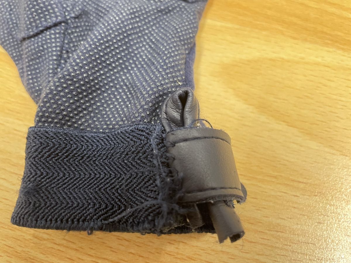 Guanti & manicotti: Reithandschuhe für Kinder – Usato da Zürich venduto da Zsc7 2