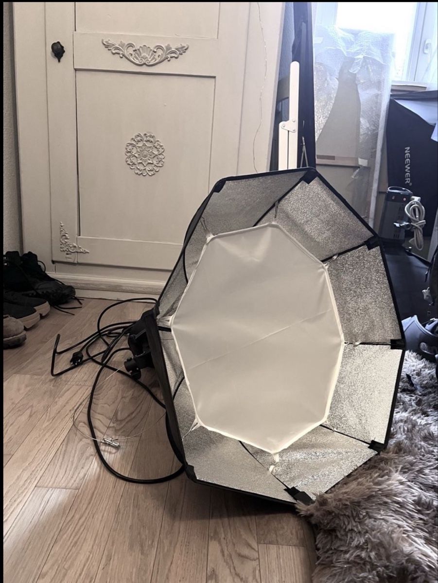 Flash: Neewer S-700N Studioblitz mit Softbox, Durchmesser 60cm – Usato da Bern venduto da jah_f7y5 1