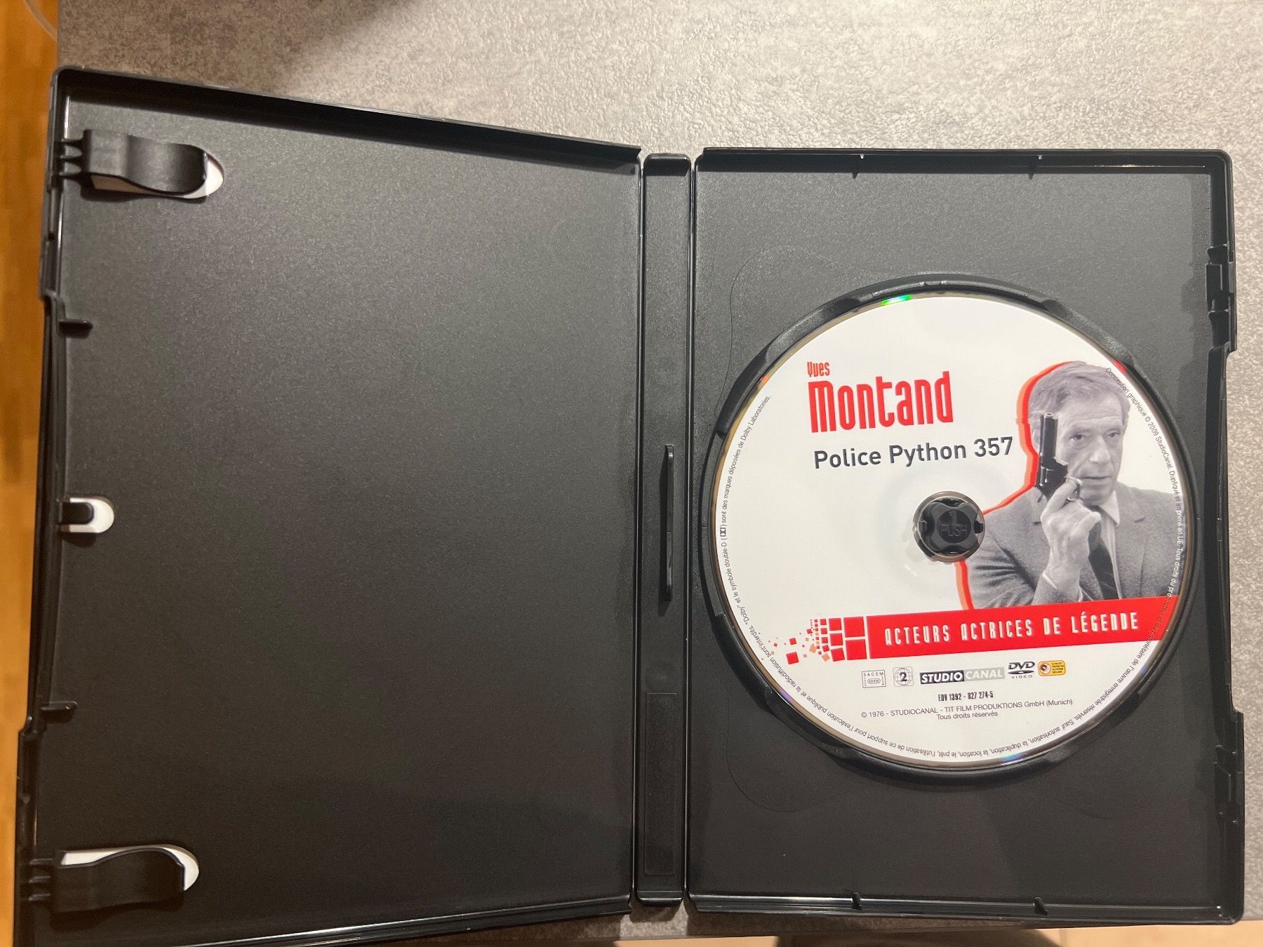 Tous les DVDs: DVD « Police Python 357 » Yves Montand, Simone Signoret – D'occasion à Bouveret par Feelgoodtrading 2