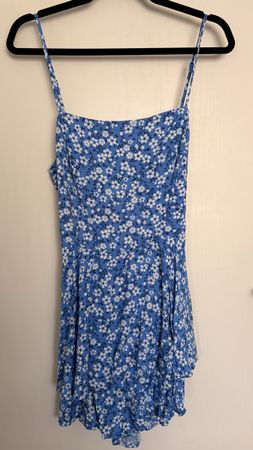 Sommerkleid blau weiss geblümt mit Rückenausschnitt neu