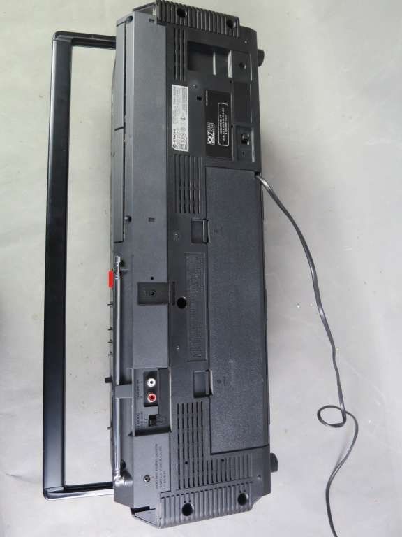 Hitachi Radio: Vintage Hitachi TRK-3D35E – Difettoso da Zürich venduto da 1.Simon 3