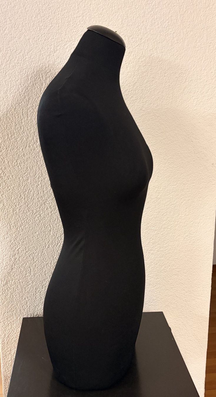 Equipement de magasin & Foires: Schneiderbüste, Torso, Büste – D'occasion à Hochdorf par NANA-Fashion 1
