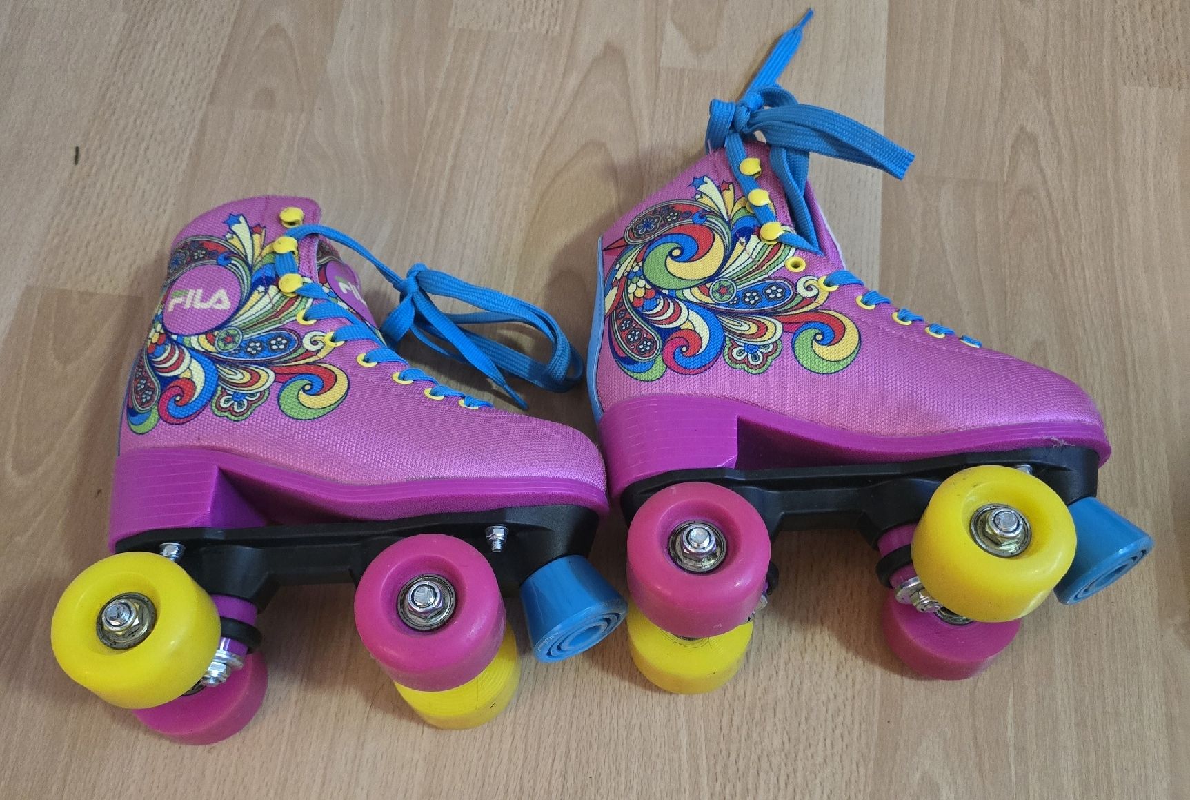 Fila Pattini in linea & Pattini a rotelle: Rollschuhe grösse 32 – Usato da Biberist venduto da Giveme