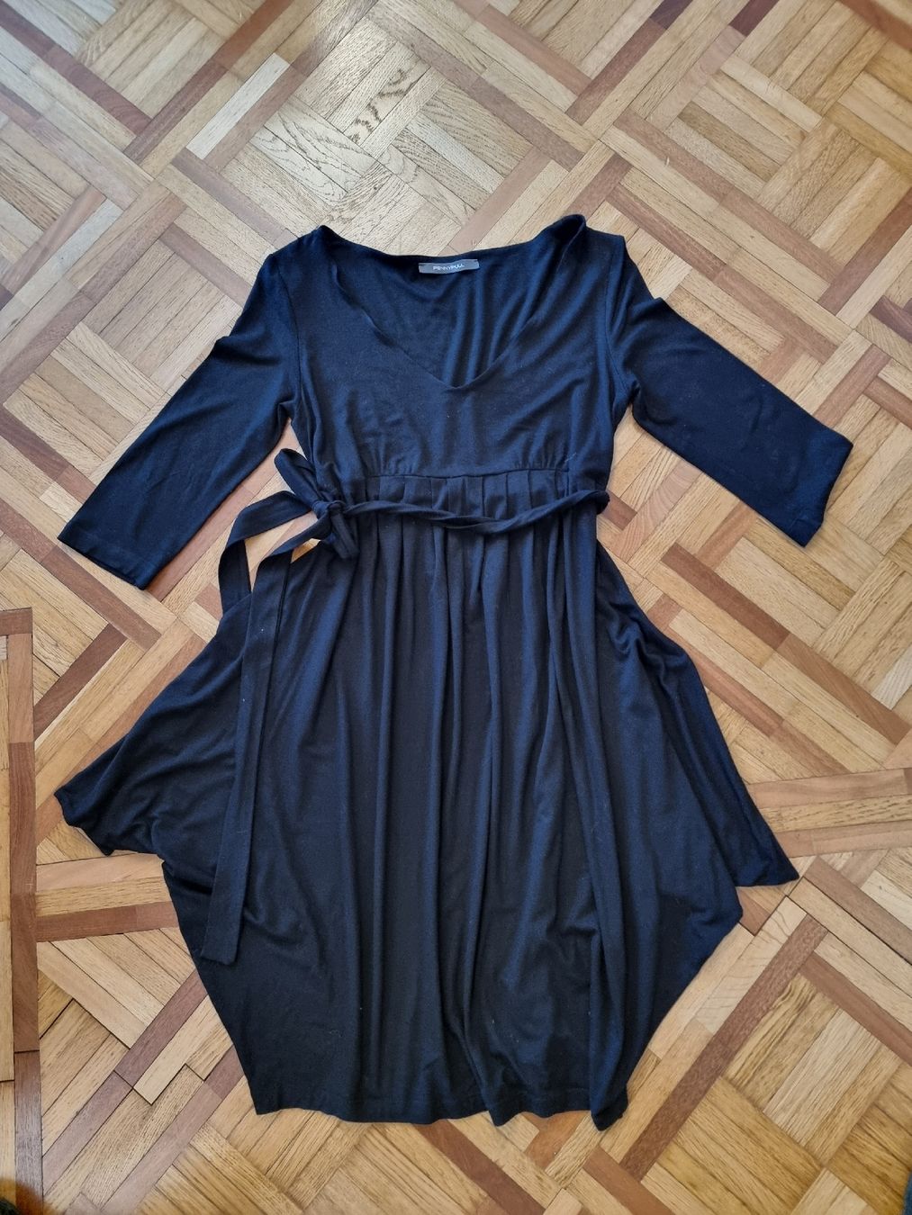 Vestiti: Robe noire PENNYPULL taille M – Usato da Veyrier venduto da Leilazizou 1