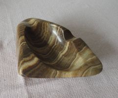Alter Achat-Aschenbecher ca. 825gr.