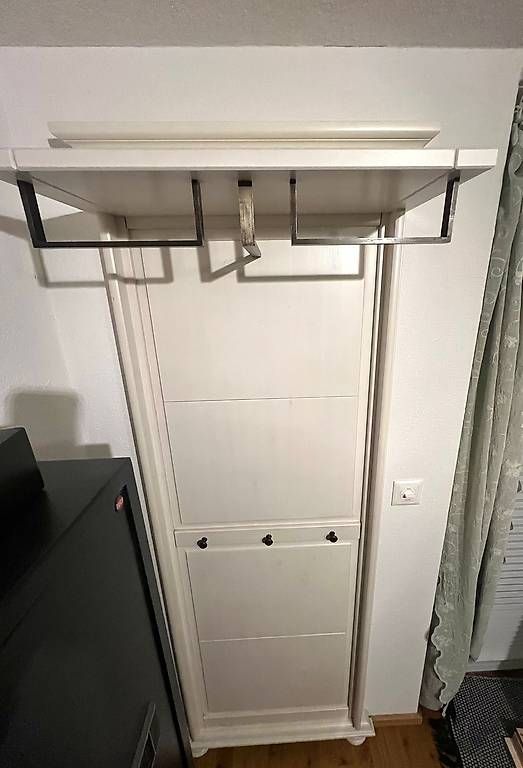 Guardaroba: Garderoben Panel weiss – Usato da Eschenz venduto da BeHappyandSpreadlove
