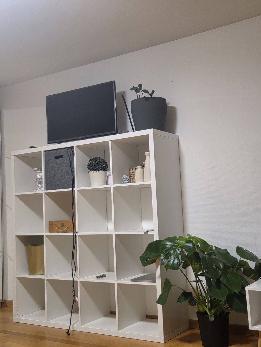Regale: Weisses Regal – Gebraucht aus St. Gallen von 20v_nj8r 1