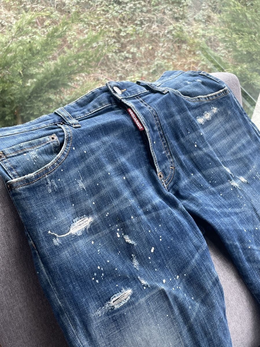 Dsquared2 Jeans: Jeans DSQUARED2 taille 48 – Usato da Avenches venduto da Stf_b78g 1
