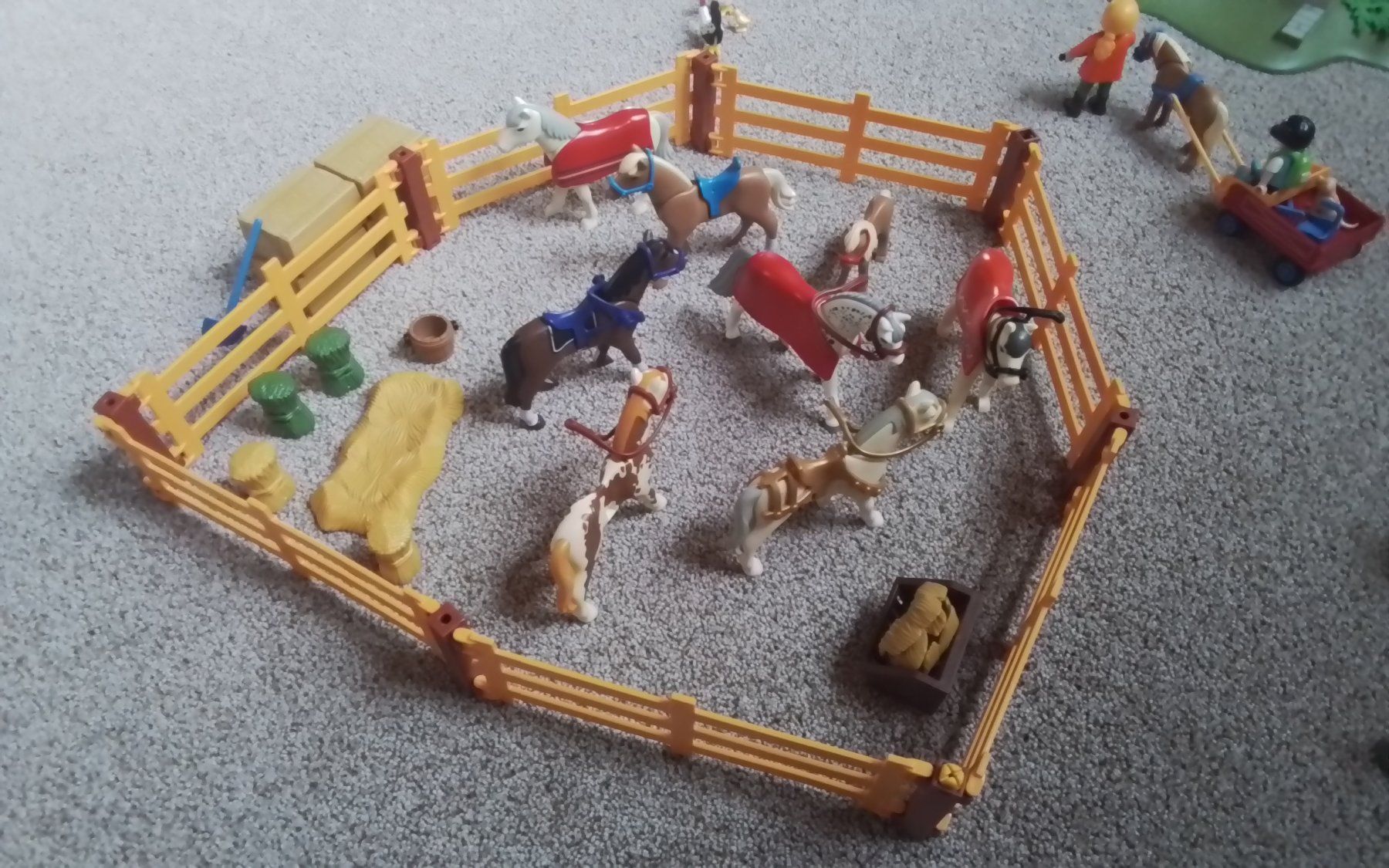 Playmobil Spielzeuge: Playmobil Pferdereitplatz – Gebraucht aus Au SG von beanpasa 3