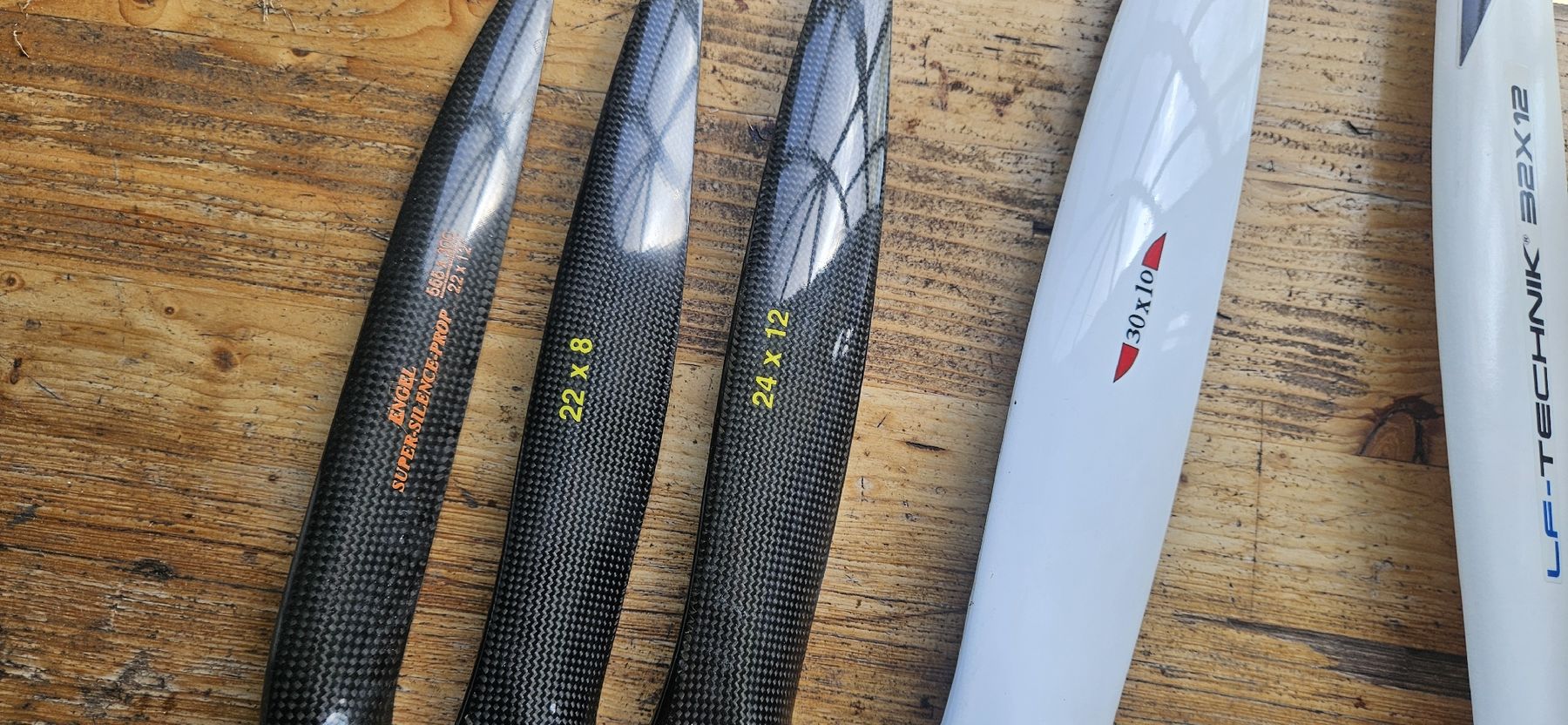 RC Kits de montage: 2 Blatt Carbon Propeller – D'occasion à Ersigen par Ktmteam
