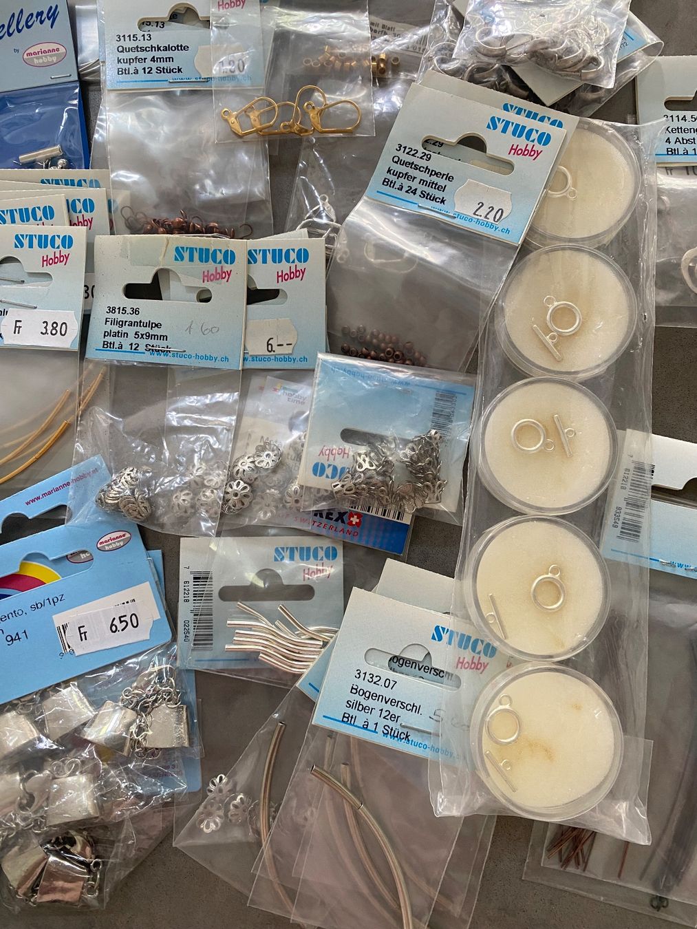 Kits de loisir créatif: Schmuckzubeh. Bastelmaterial neu Konvolut – Neuf avec emballage d'origine à Bürglen TG par Seepferdli 2