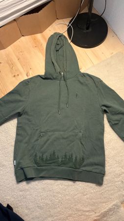 Hoddie von Nikin Clothing