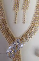 Tolles Set Modeschmuck Gold farbig NEU und Originalverpackt 
