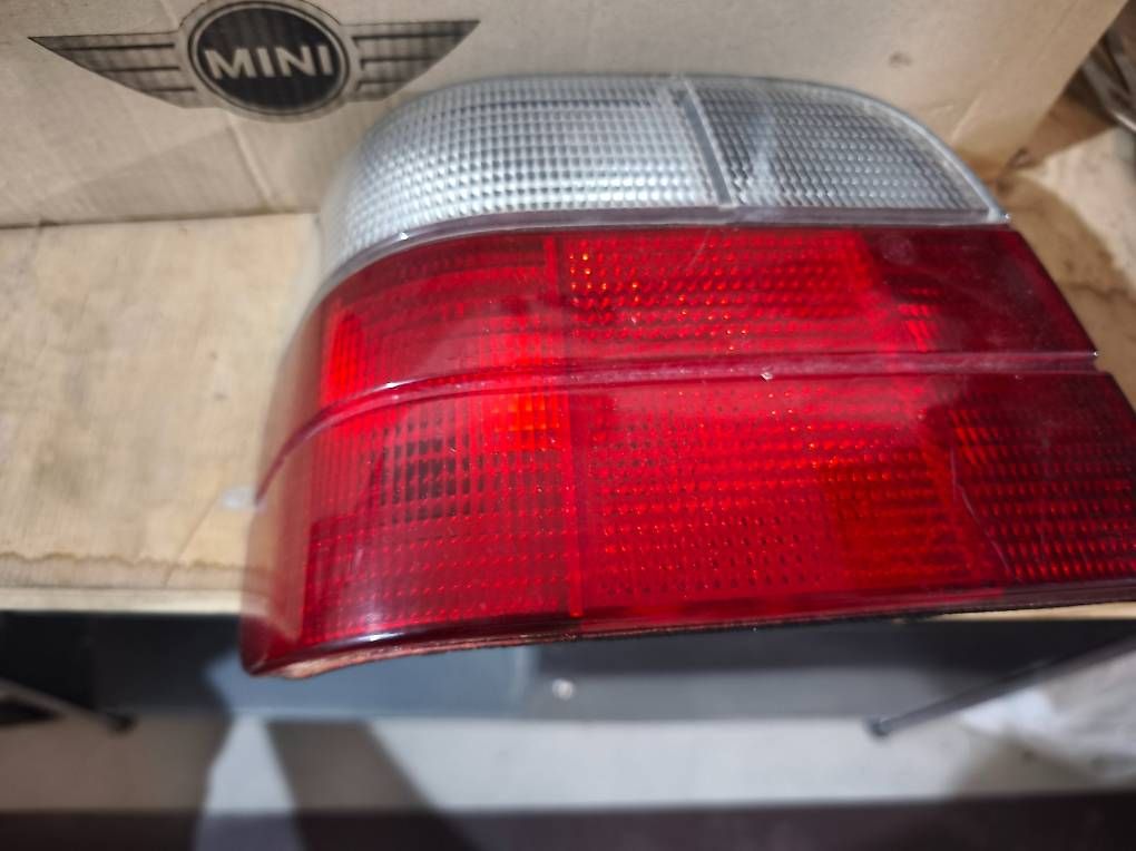Tutti pezzi di ricambio auto: BMW E36 Touring Heckleuchten. – Usato da Zihlschlacht venduto da rad_vvm9 4