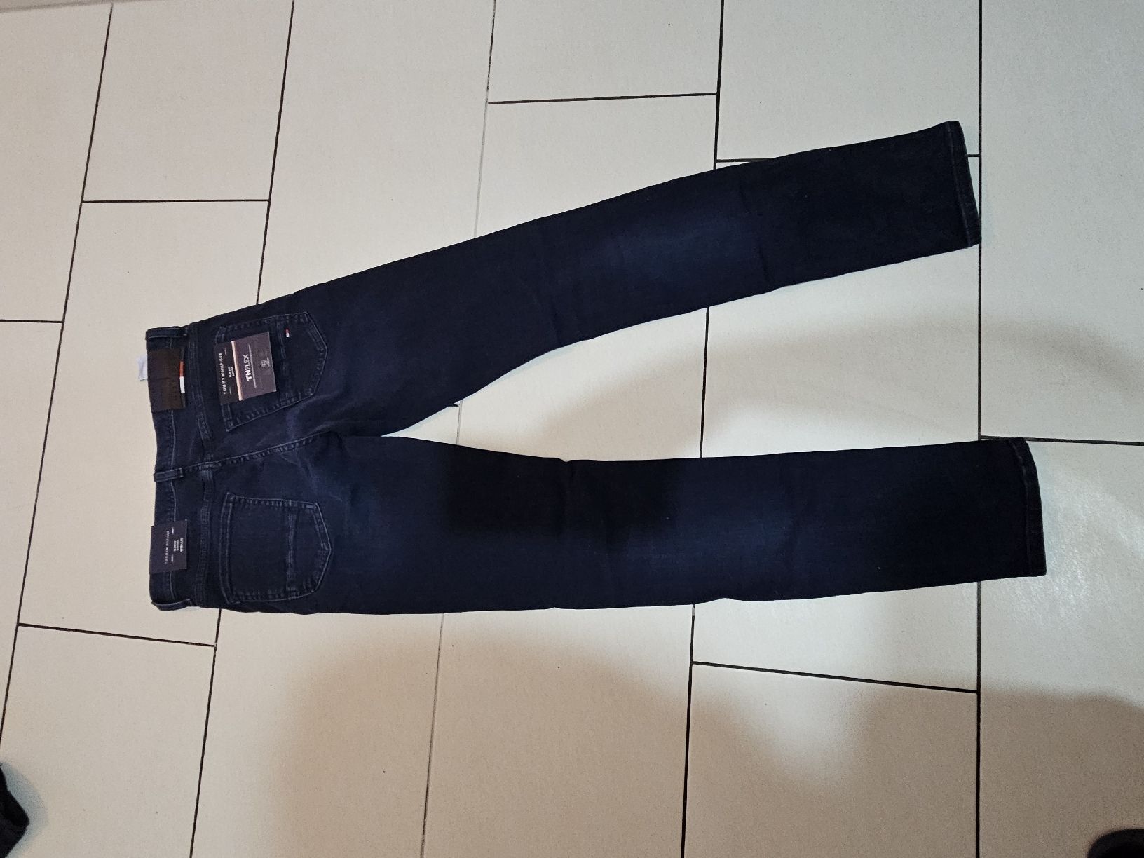 Tommy Hilfiger Jeans: Tommy Hilfiger Jeans 2 Stück Neu – Nuovo e nell'imballaggio originale da Magden venduto da regenbogenstern85 5