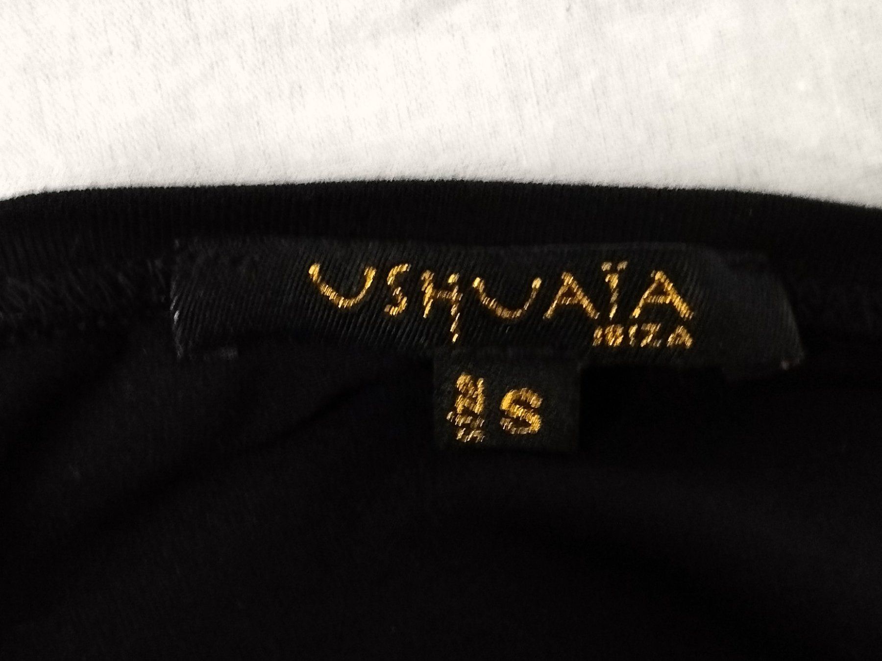 T-shirts: USHUAIA T-Shirt Gr.S – D'occasion à Schübelbach par Restwert_Schubelbach 4