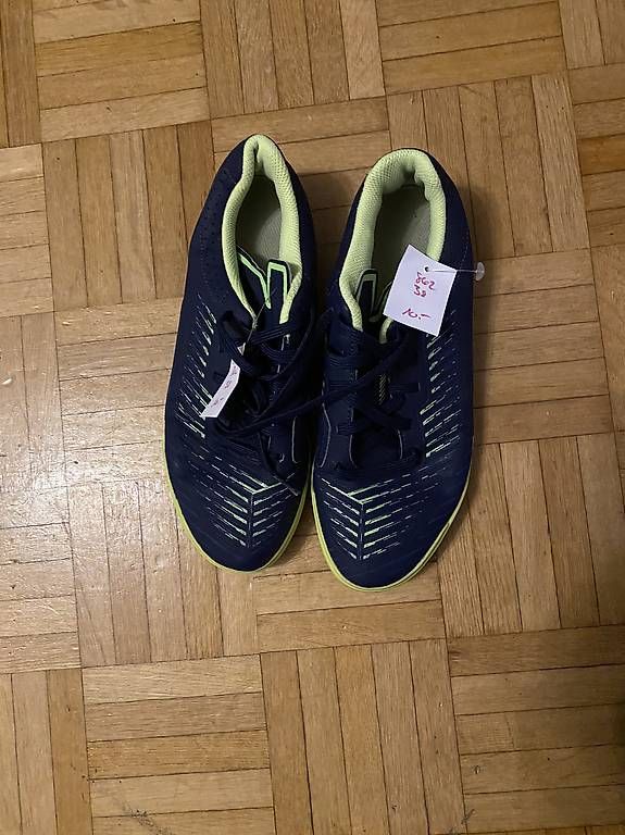 Herrenschuhe: Sportschuh Hallenschuhe Gr. 38 – Gebraucht aus Emmen von Aribini