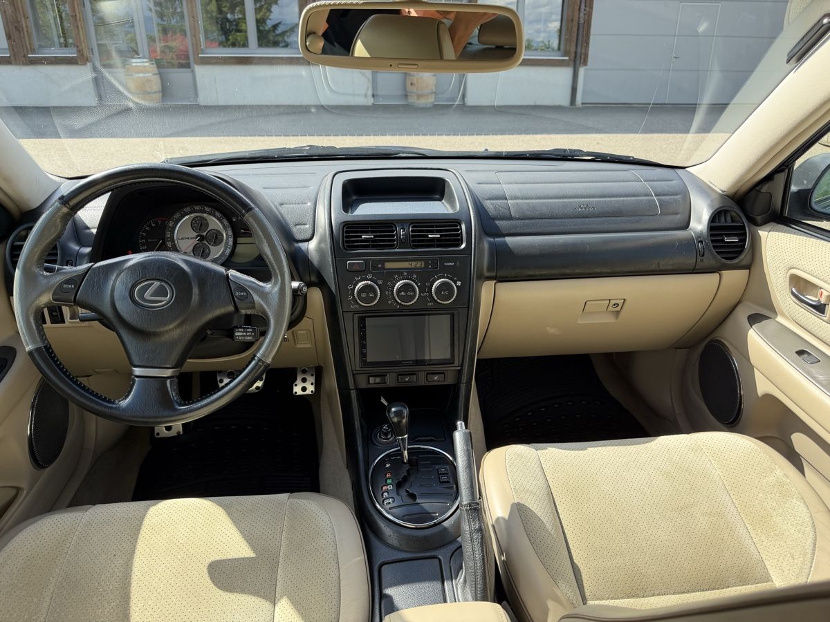 Lexus Automobili: Lexus IS300 – Usato da Genève venduto da L_astr 5