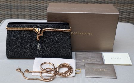 Tasche - Rochenleder / Sac Bvlgari cuir de galuchat