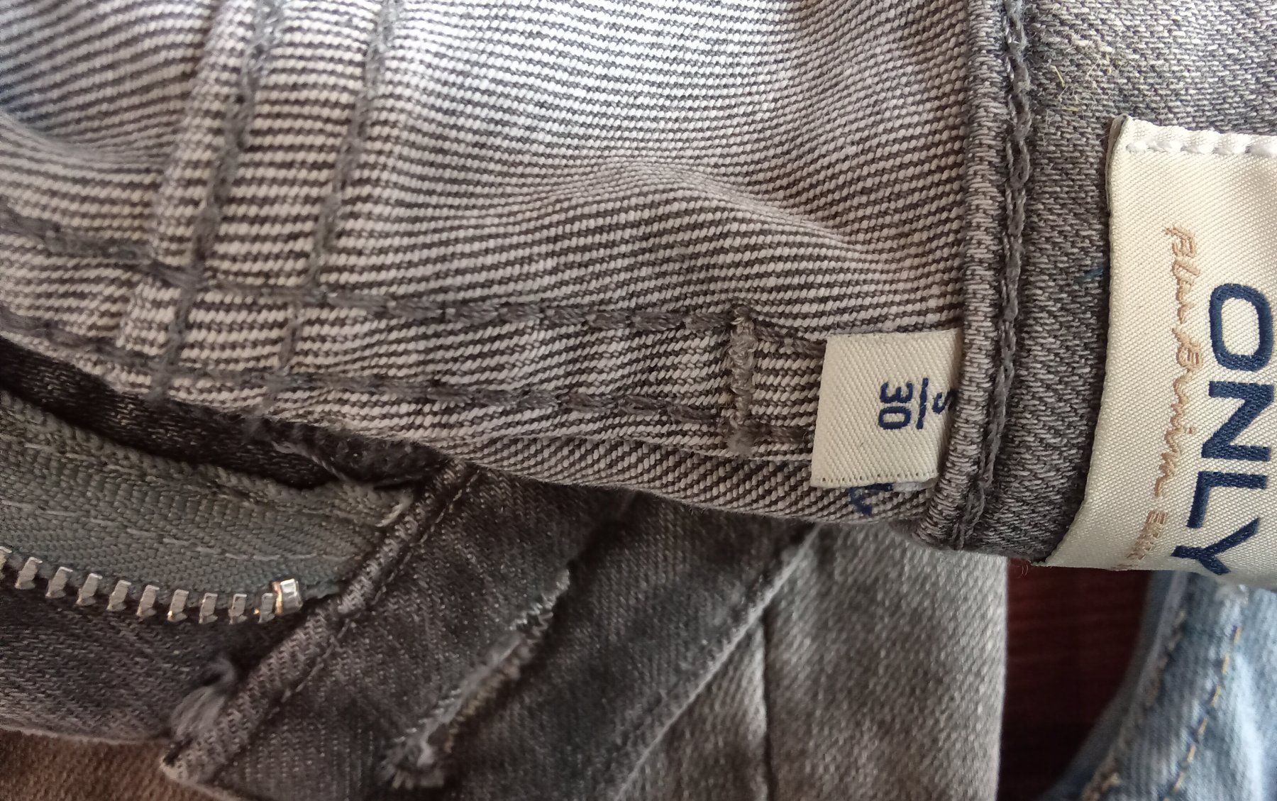 Lotti di vestiti: Hosen-Bundle: 3 modische Hosen, Grösse S/30 – Usato da Mollis venduto da 5903philipp 3
