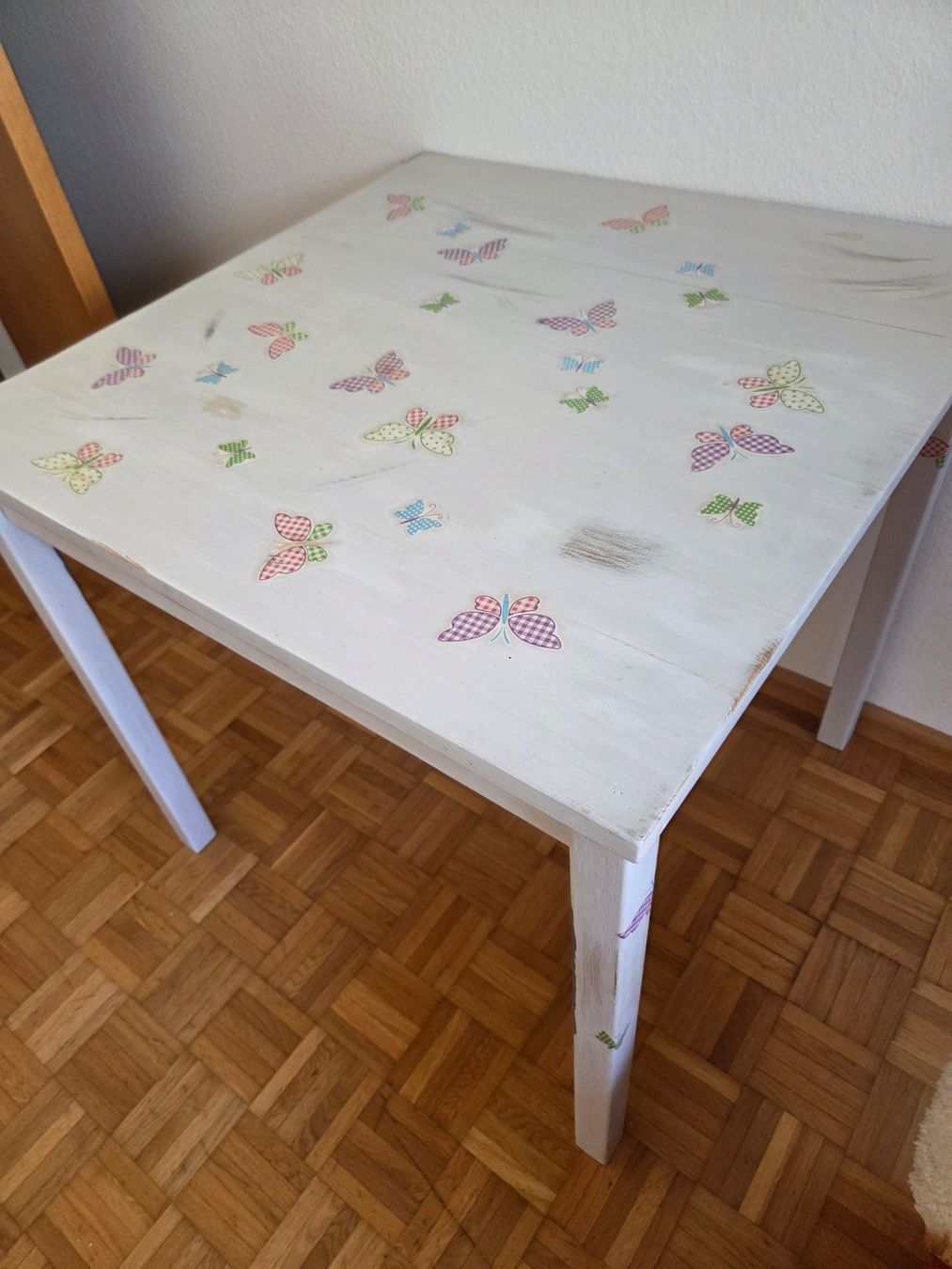 Tavoli: Quadratischer Holztisch Schmetterlinge – Usato da Reinach BL venduto da Manga7 1