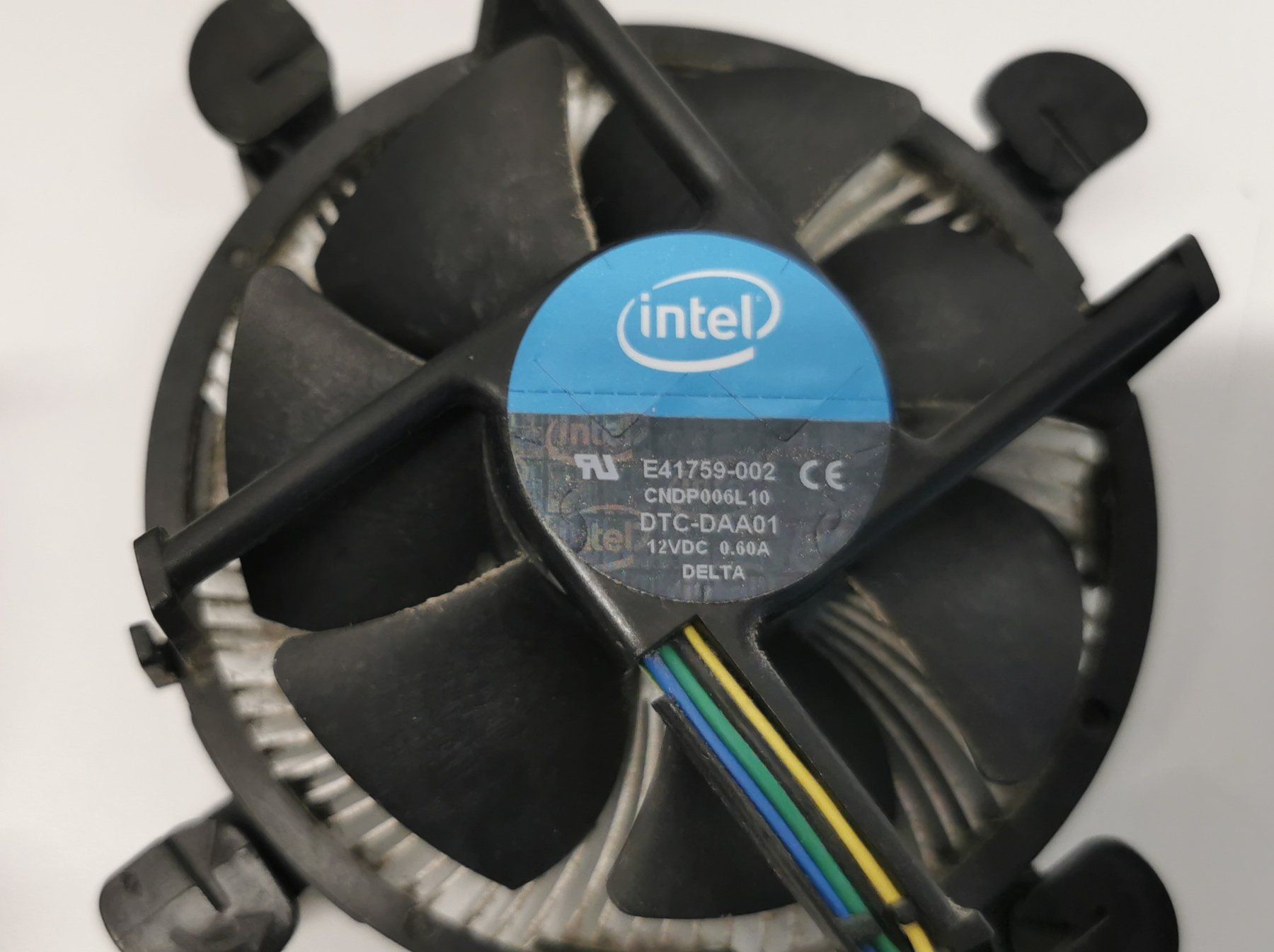Intel Componenti elettronici: Intel CPU Kühler - Set mit 4 Stück – Usato da Oberwangen b. Bern venduto da Vittorio0 6