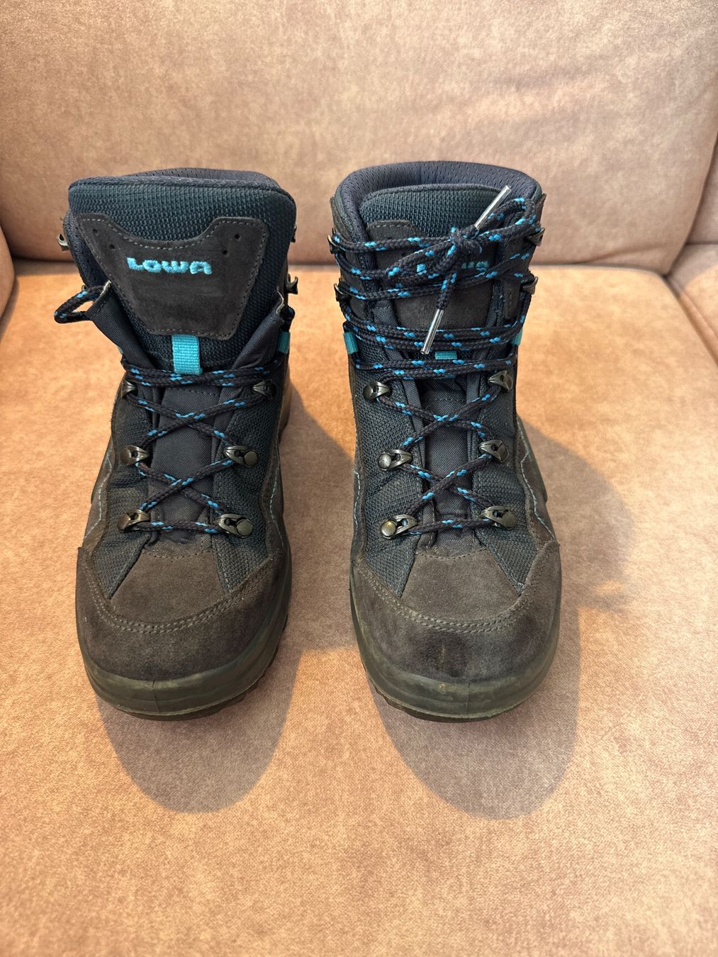 Lowa Scarpe per ragazzi: LowaWanderschuhe Grösse 36 Gore-Tex Bergschuhe – Usato da Büren NW venduto da DBOSS01