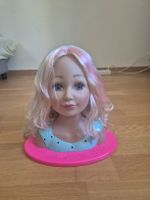frisur und make-up puppe
