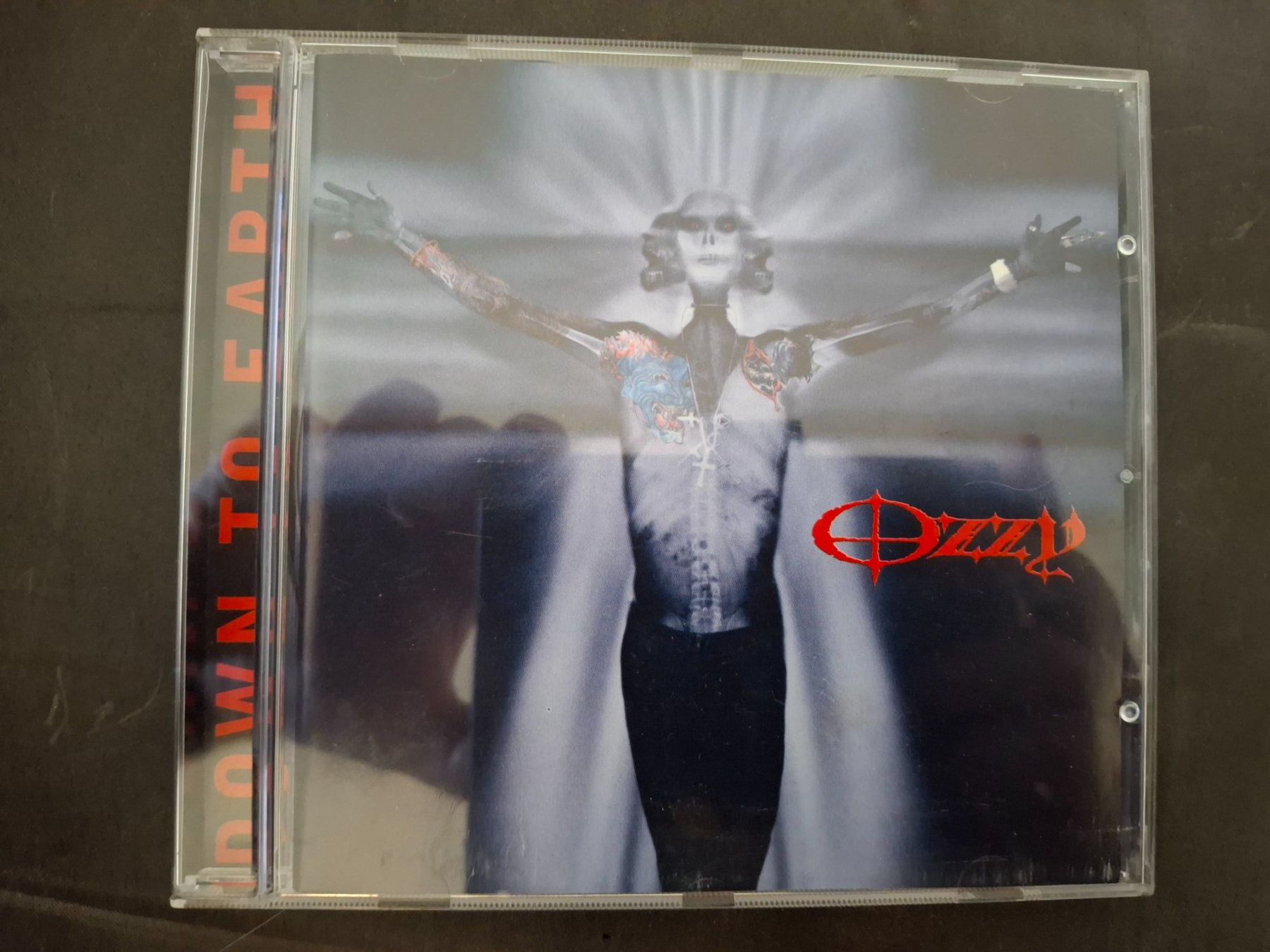 CDs: Ozzy Osbourne – Down To Earth – D'occasion à St.Gallen par jalamusic