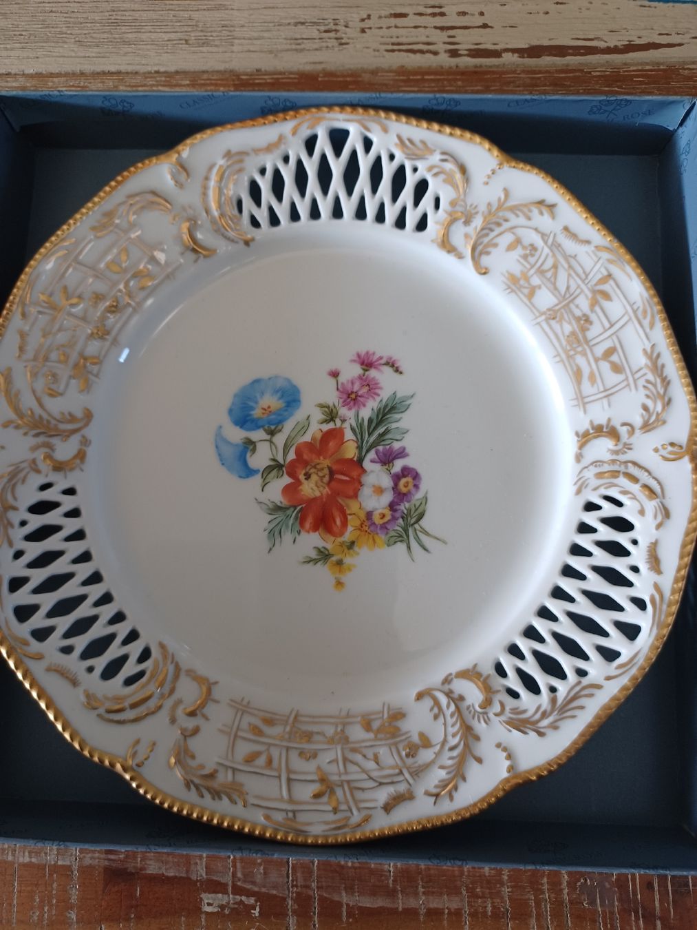 Rosenthal Teller: Rosenthal Classic Rose Teller, Goldrand – Neu (gemäss Beschreibung) aus Boswil von Joli2222