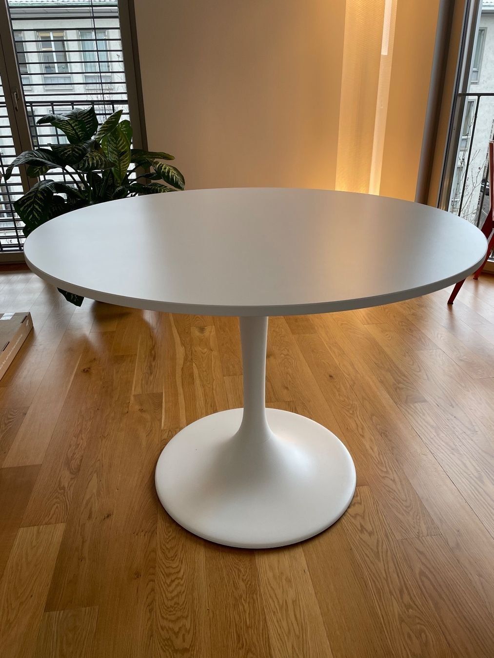 Ikea Tables: Weisser, runder Esstisch / White round table – D'occasion à Zürich par Pbzapata 1