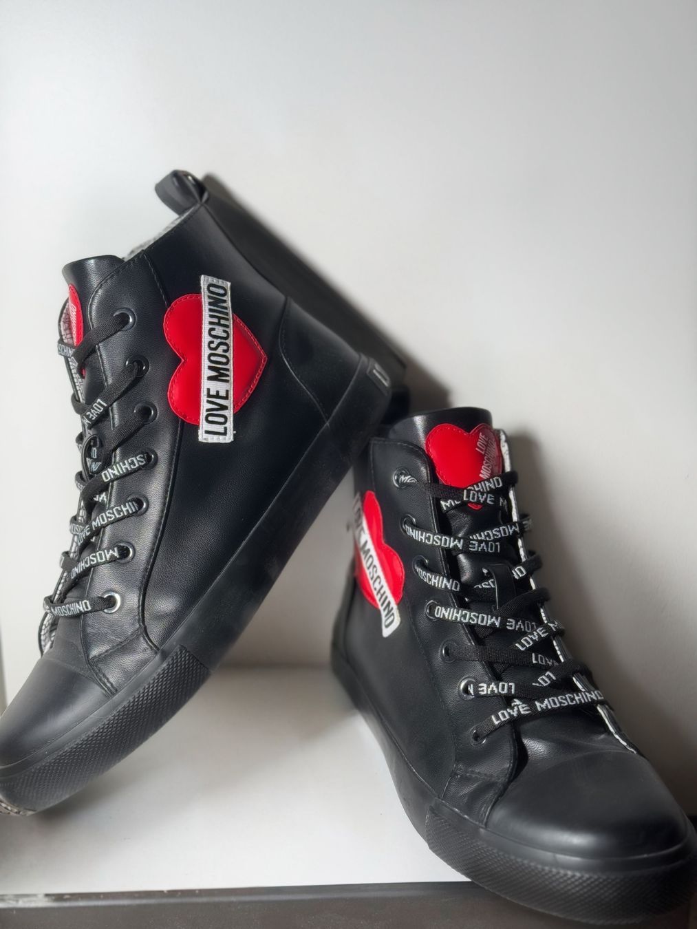 Moschino Scarpe da donna: Moschino Sneaker – Nuovo (secondo la descrizione) da Kaiseraugst venduto da Blondi_xx