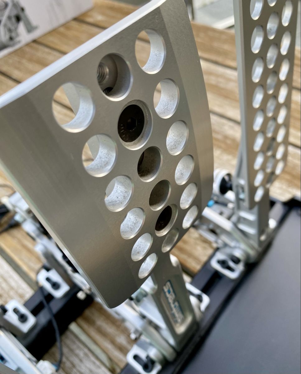 Manettes: Sim-Racing Pedale SimTrecs ProPedal GT – D'occasion à Wollerau par Sondi22 7