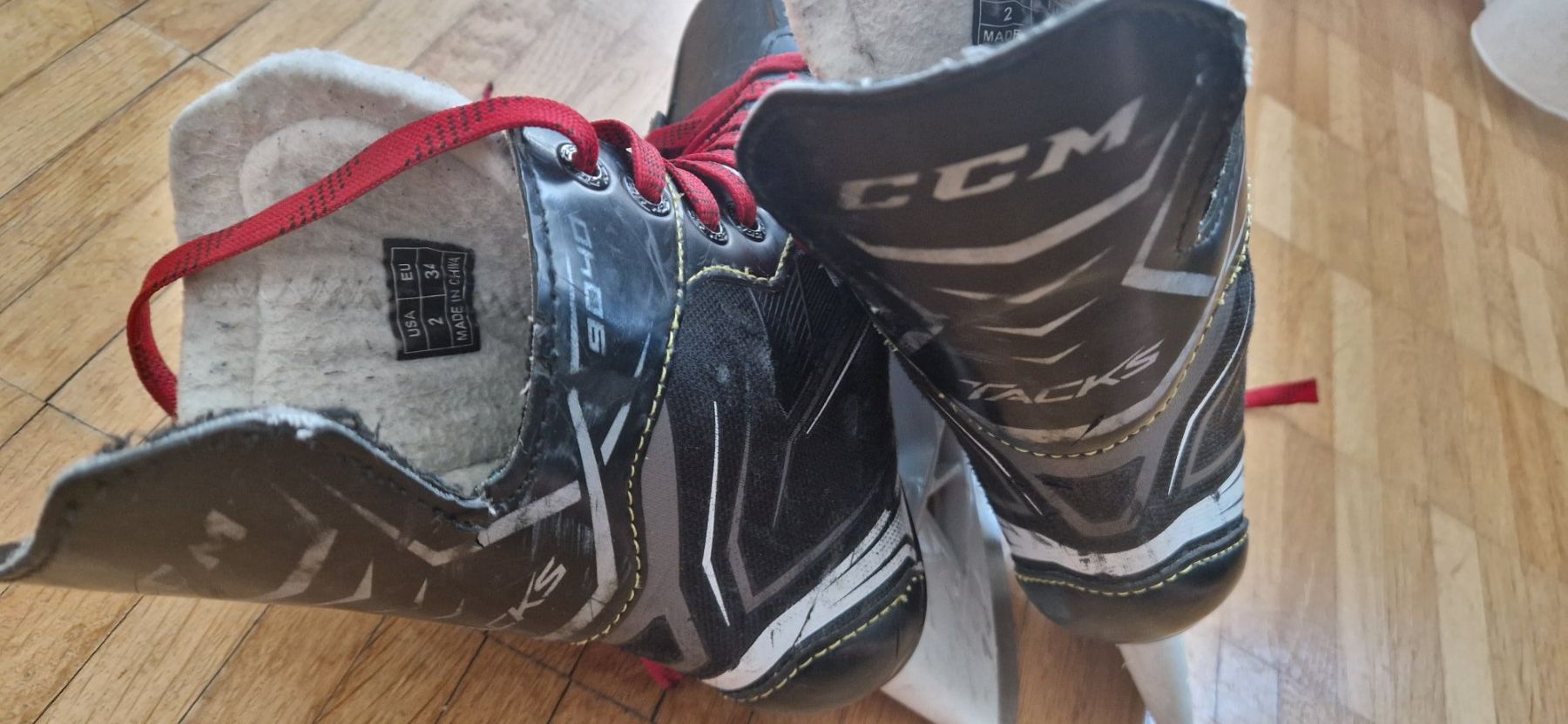 Ccm Pattini da ghiaccio: Eishockey-Schlittschuhe Gr.34 – Usato da Luzern venduto da Prusil 4