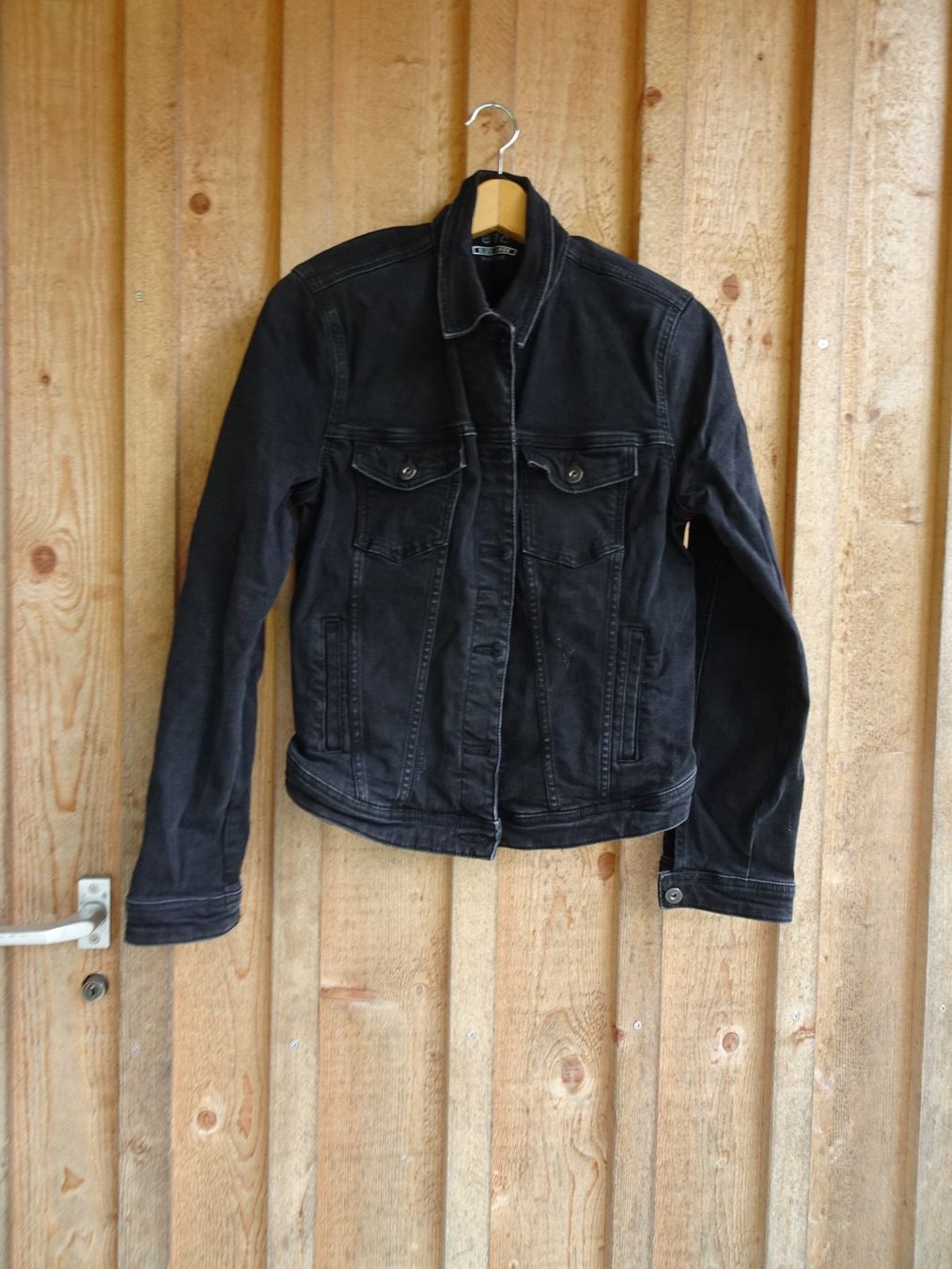 Esprit Giacche: Uni schwarze Stretch Jeansjacke ESPRIT Gr. L - 42578 – Usato da Küssnacht am Rigi venduto da Good4Deckeli