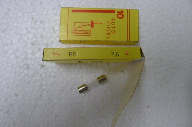 Composants électroniques: Sicherung 7.5 A neu in Originalverpackung – Neuf avec emballage d'origine à Steffisburg par Gswiss