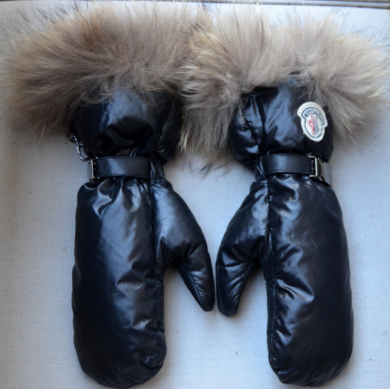 Moncler Guanti & manicotti: Moncler Fausthandschuhe / moufles S – Usato da Collonges venduto da Auganien 1