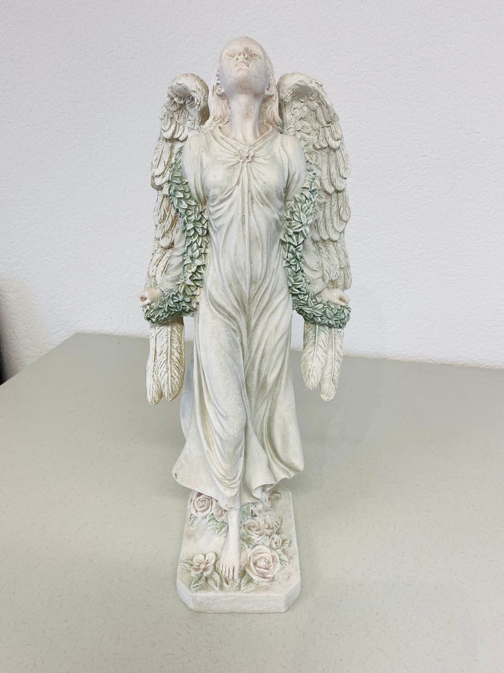 Statuette: schöne Engelsfigur mit Blumen als Deko, Höhe 46cm – Usato da Niederhelfenschwil venduto da Chleeblatt1938 5