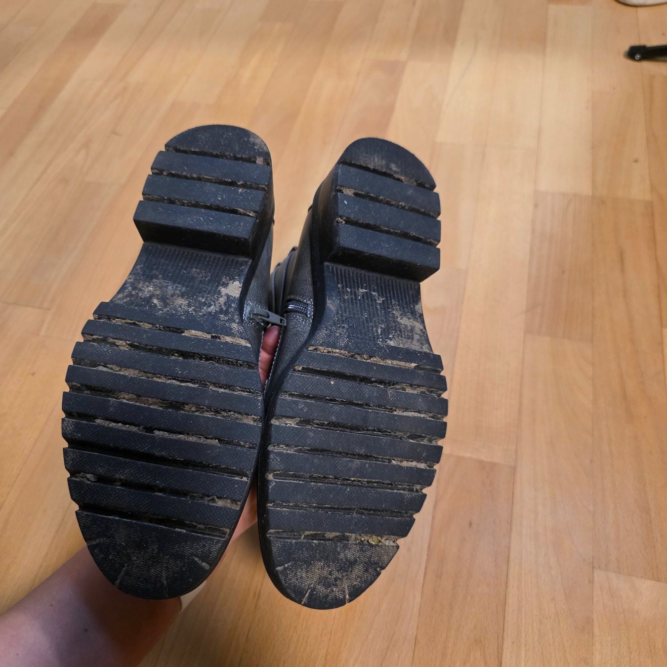 Landrover Damenschuhe: Landrover Stiefeletten Gr.41 grau – Gebraucht aus Wald ZH von CapLux 9