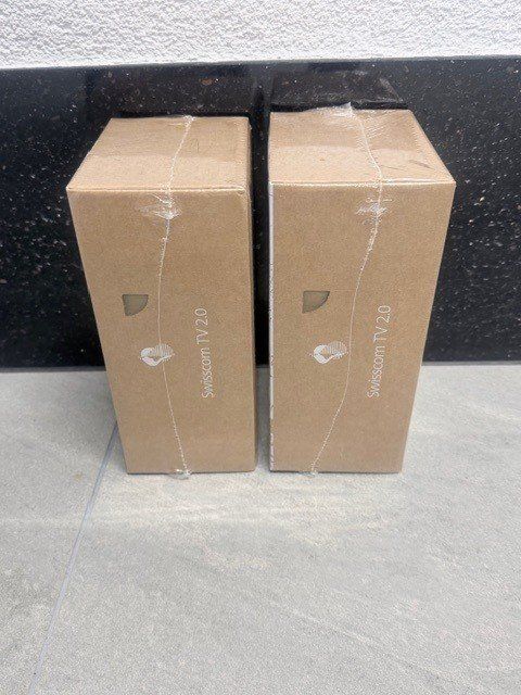 Lecteur multimedia & Streamer: Swisscom TV 2.0 UHD Starter Kit - 2 Stück – Neuf (Voir description) à Wegenstetten par 1a_ware