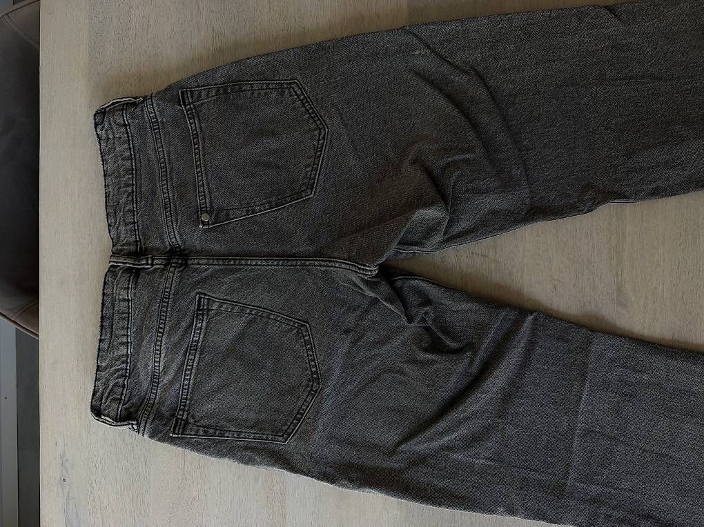 H&M Jeans: Jean gris H&M  taille 30/32  coupe regular – Usato da Lausanne venduto da ila_pz5z 2