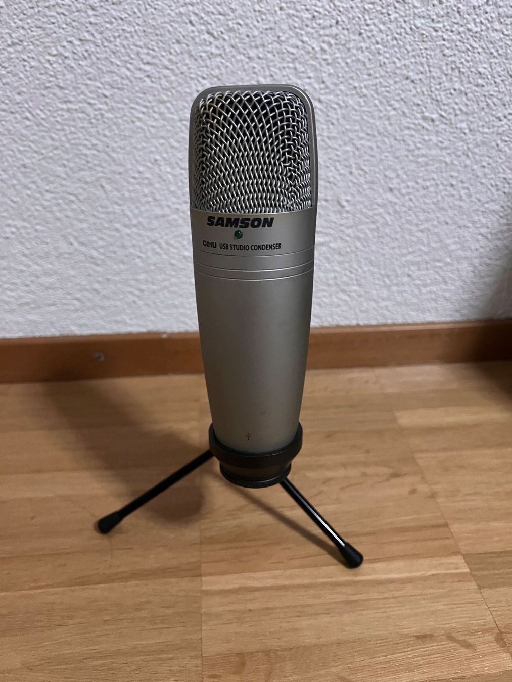 Microfoni: SAMSON C01U USB Studio Condenser Mikrofon + Stand – Usato da Zürich venduto da LRNT 1