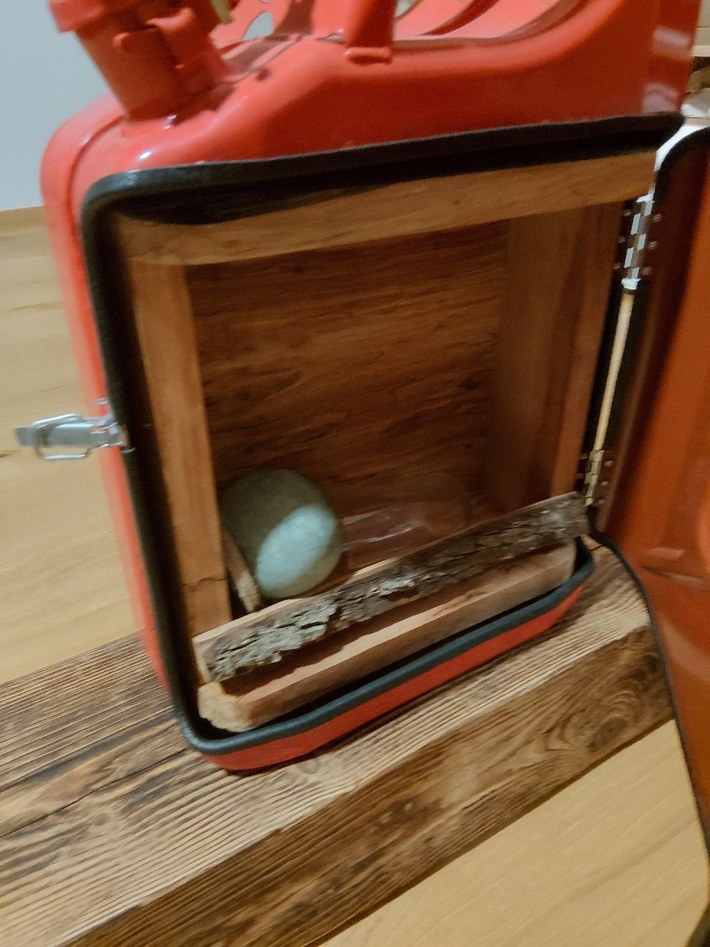 Ladenausstattungen & Messebau: Minibar  – Gebraucht aus Oberburg von luc_bm9x 3