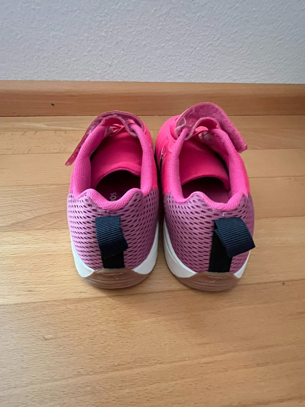 Schuhe für Mädchen: KangaROOS Hallenschuhe pink Grösse 36 – Gebraucht aus Muttenz von Juvenile33 3