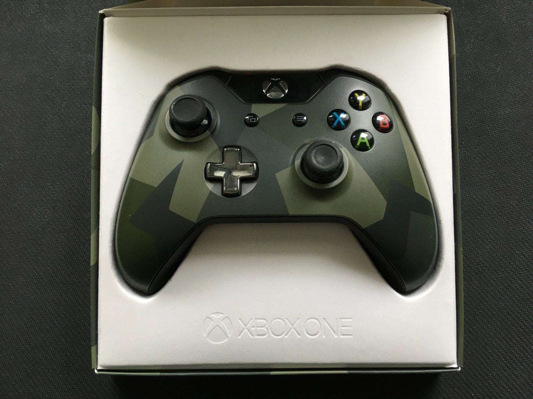 Microsoft Controller: Xbox One Wireless Controller inkl. OVP (Camouflage) Armed Fo – Gebraucht aus St.Gallen von Punktchen01 1