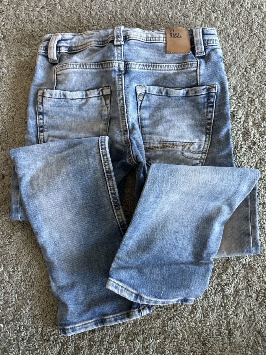 We Pantalons: WE jeans gr.128 +134 – D'occasion à Biel/Bienne par Laurencemathys 2