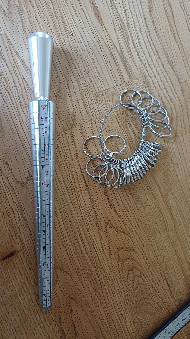 Misurare: Ringgrössenmesser  Schmuck – Usato da Flawil venduto da Naphtali