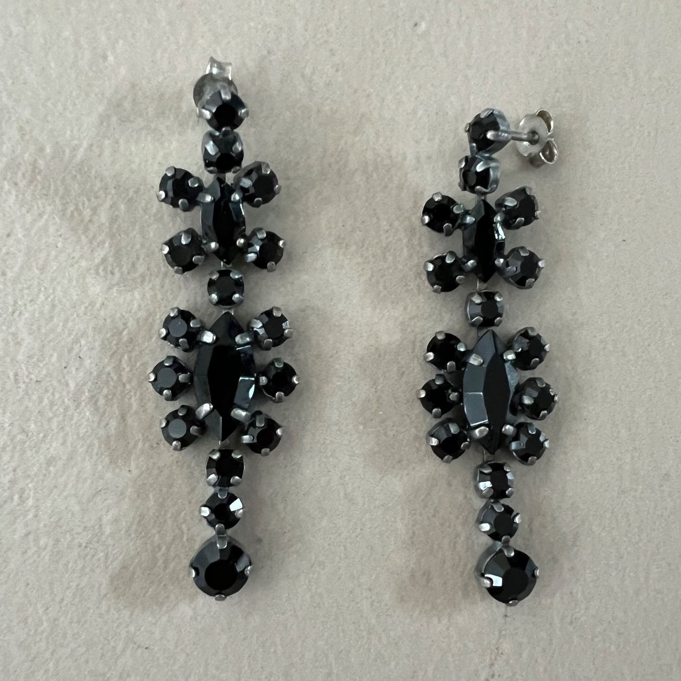 Orecchini pendenti & Orecchini a lobo: Modeschmuck Ohrringe / Ohrhänger 🖤 – Usato da zürich venduto da vintage12