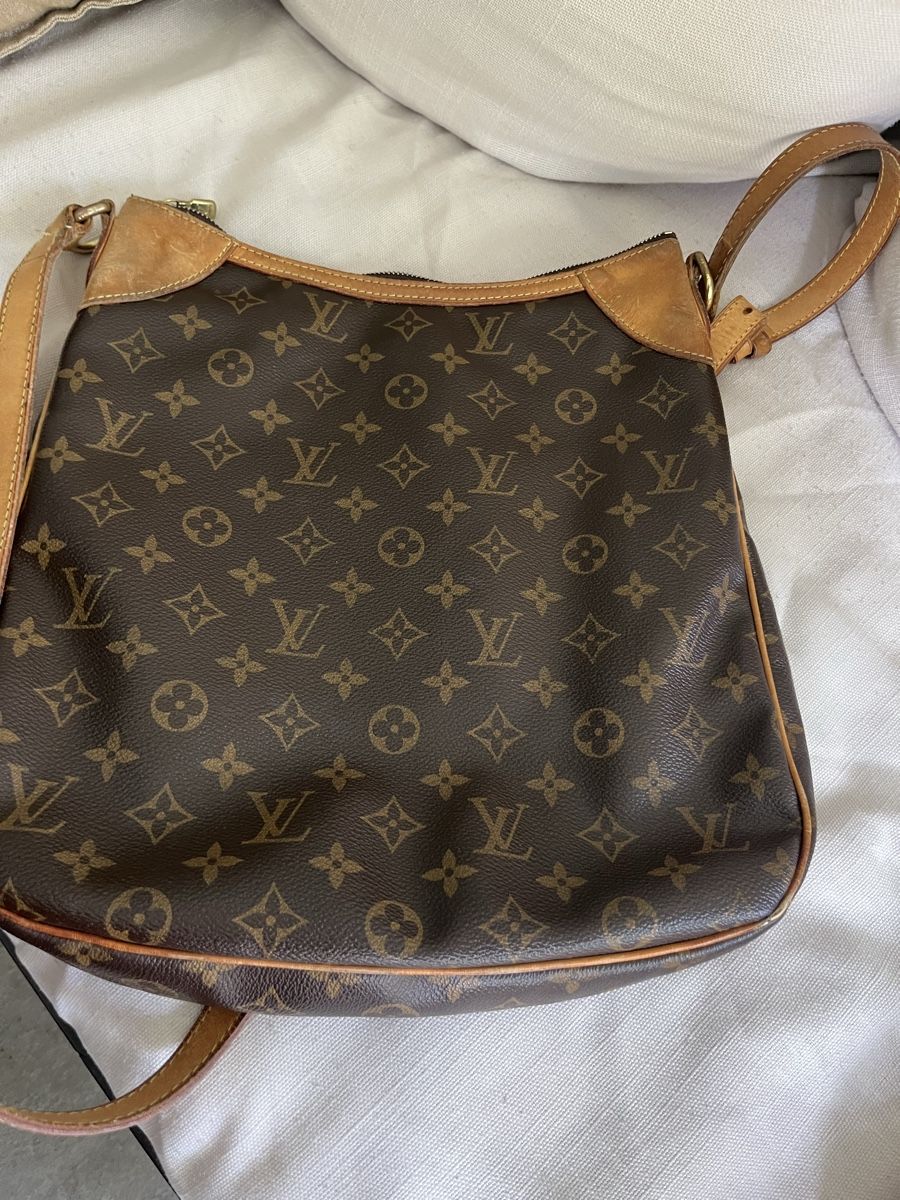 Louis Vuitton Sacs femmes: Louis Vuitton Tasche Odeon – D'occasion à Ebikon par loy_wjg6